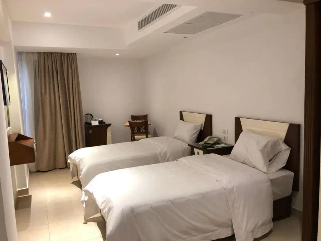 Maxim Hotel - photo 10