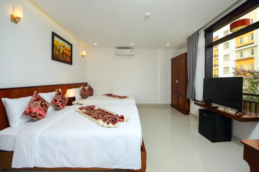 Threeway Riverside Villa - main photo
