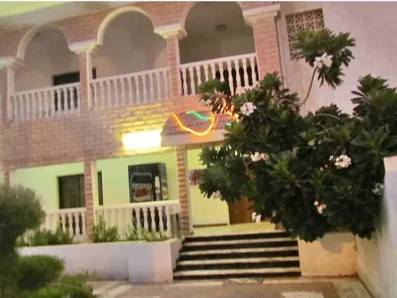 Sharjah Youth Hostel - photo 2