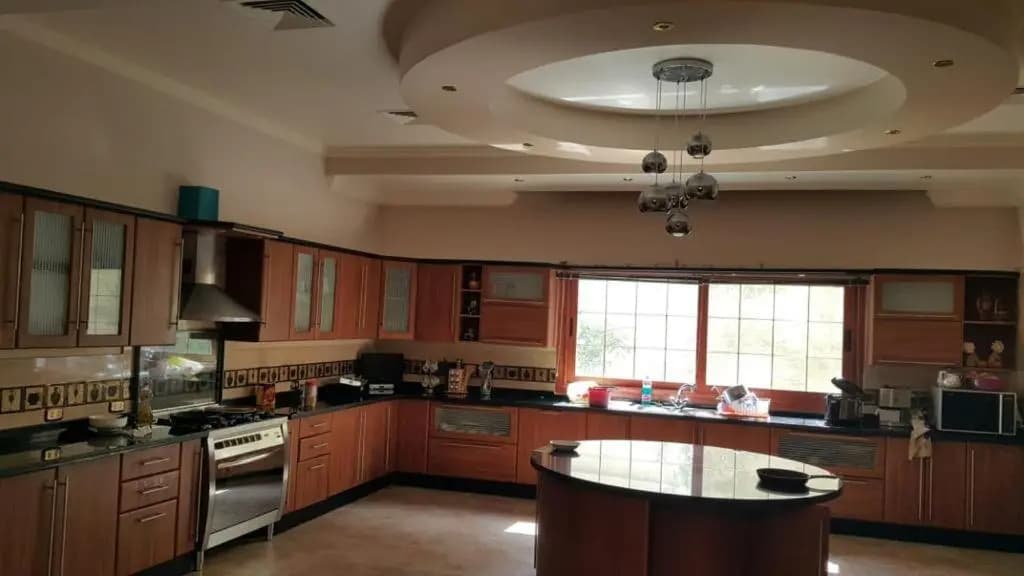 Super luxurious villa with large landscape areas - photo 17