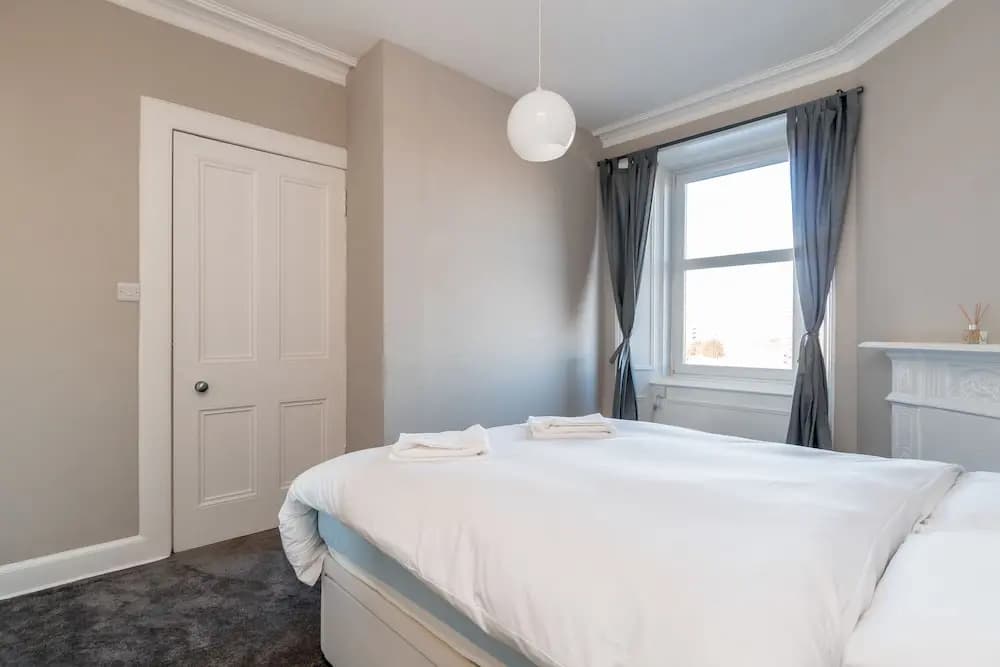 Silver Lining Charming Meadowbank Flat - photo 4