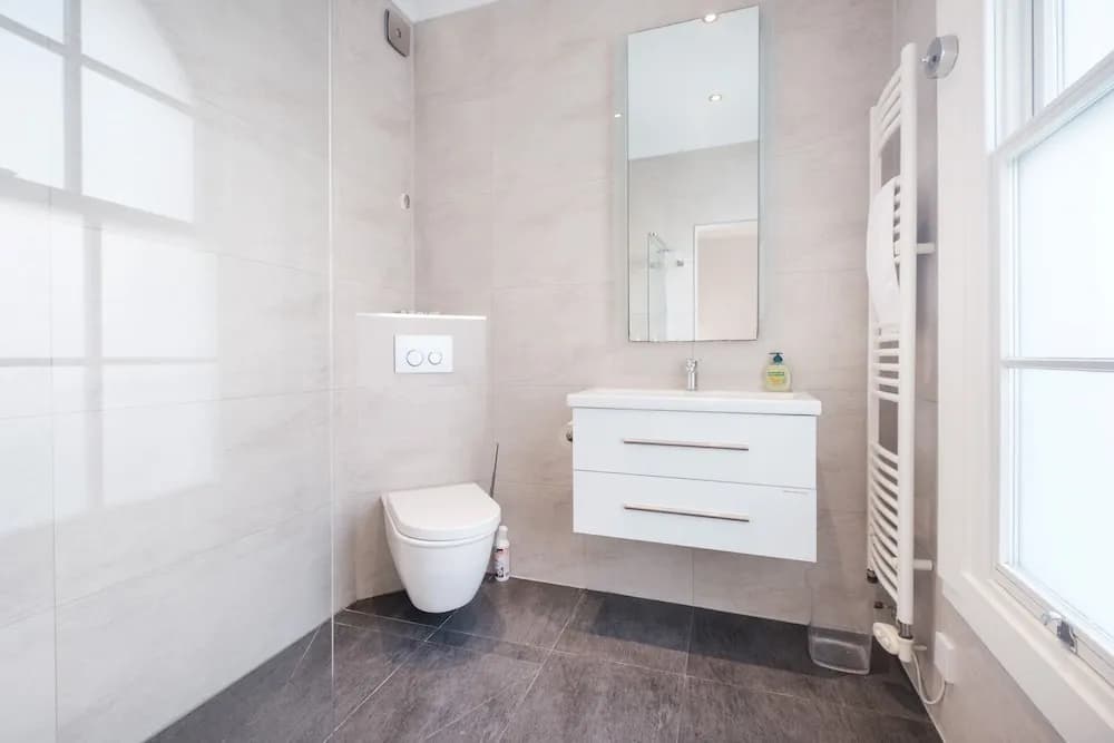 King's Cross Private Duplex - photo 8