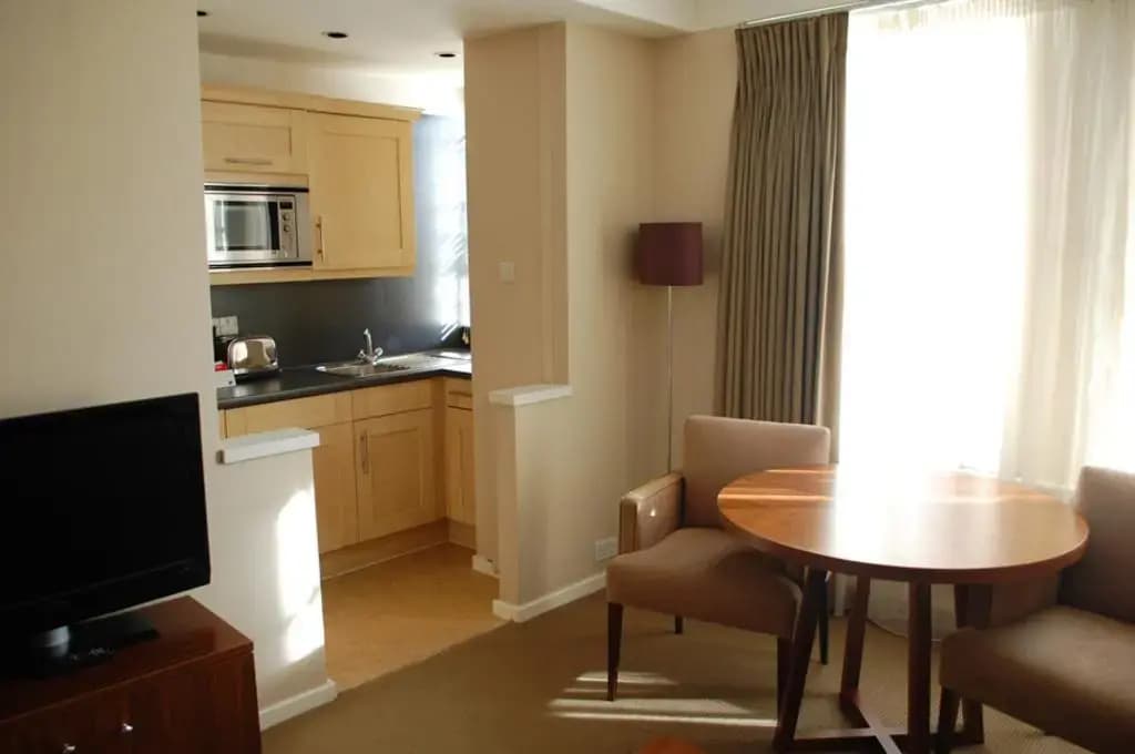 Dolphin House Serviced Apartments - photo 40