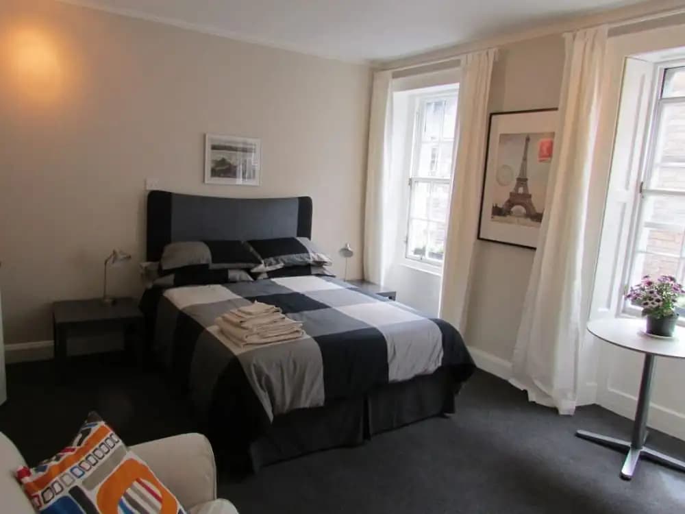 Central Edinburgh Studio Flat - photo 3