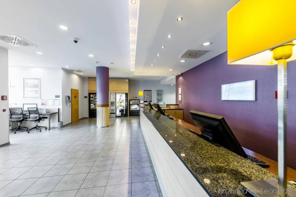 Holiday Inn Express Berlin City Centre by IHG - photo 2