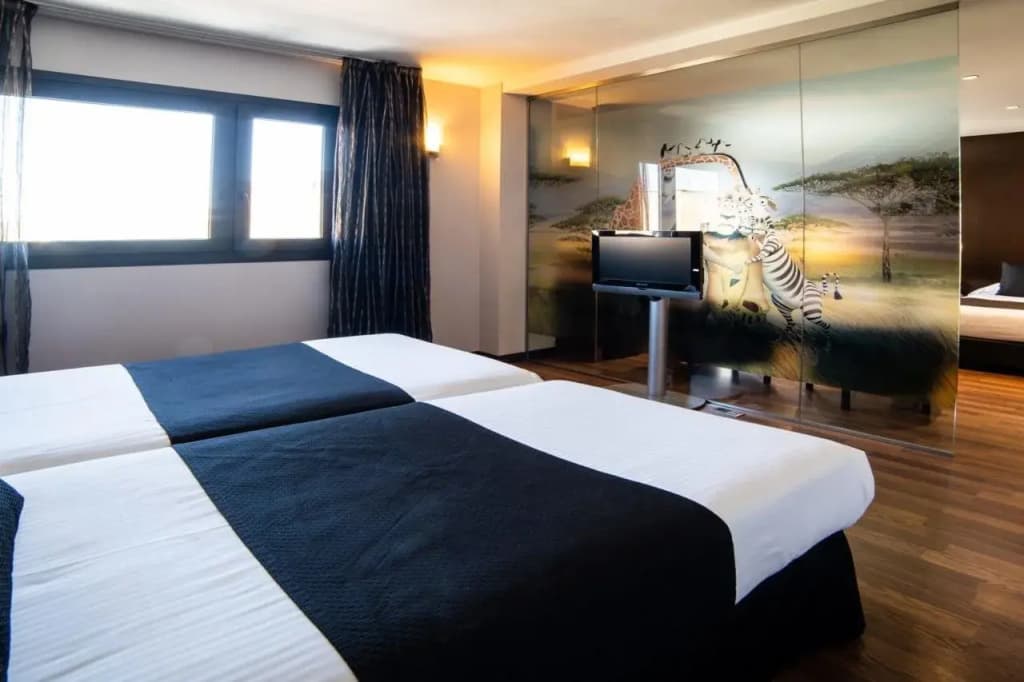 Hotel Tach Madrid Airport - photo 5