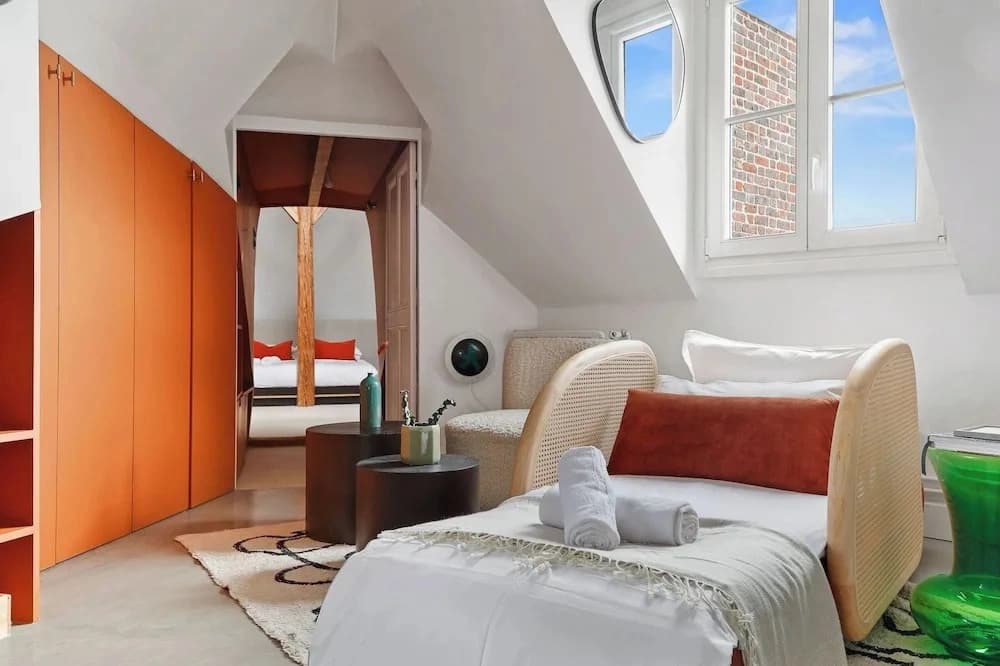Stylish 1BR Parc Monceau Retreat - photo 4