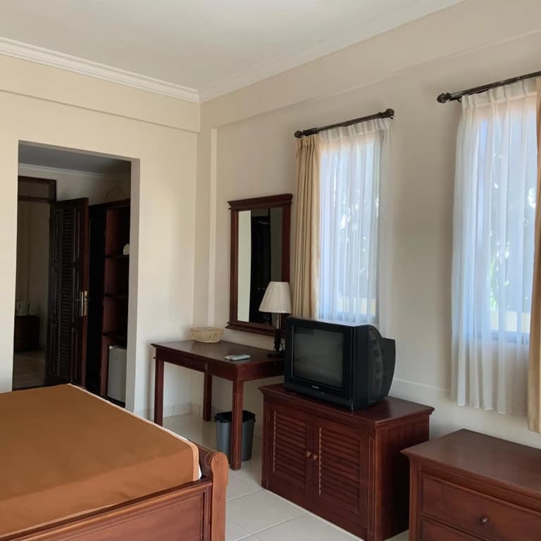 Nirwana Hotel Suites - photo 27