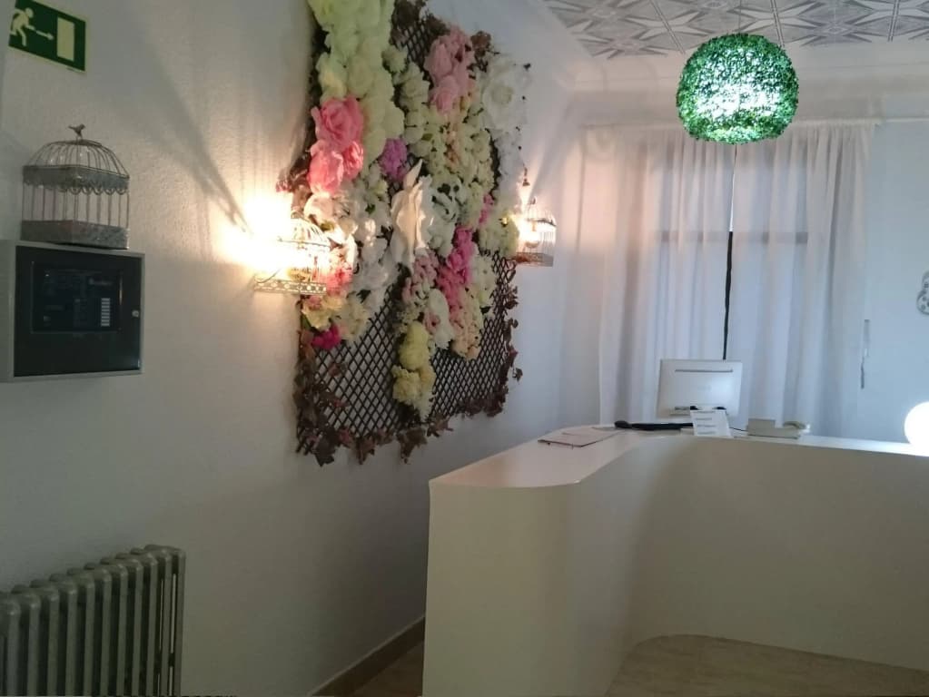 Hostal Vázquez de Mella - photo 10