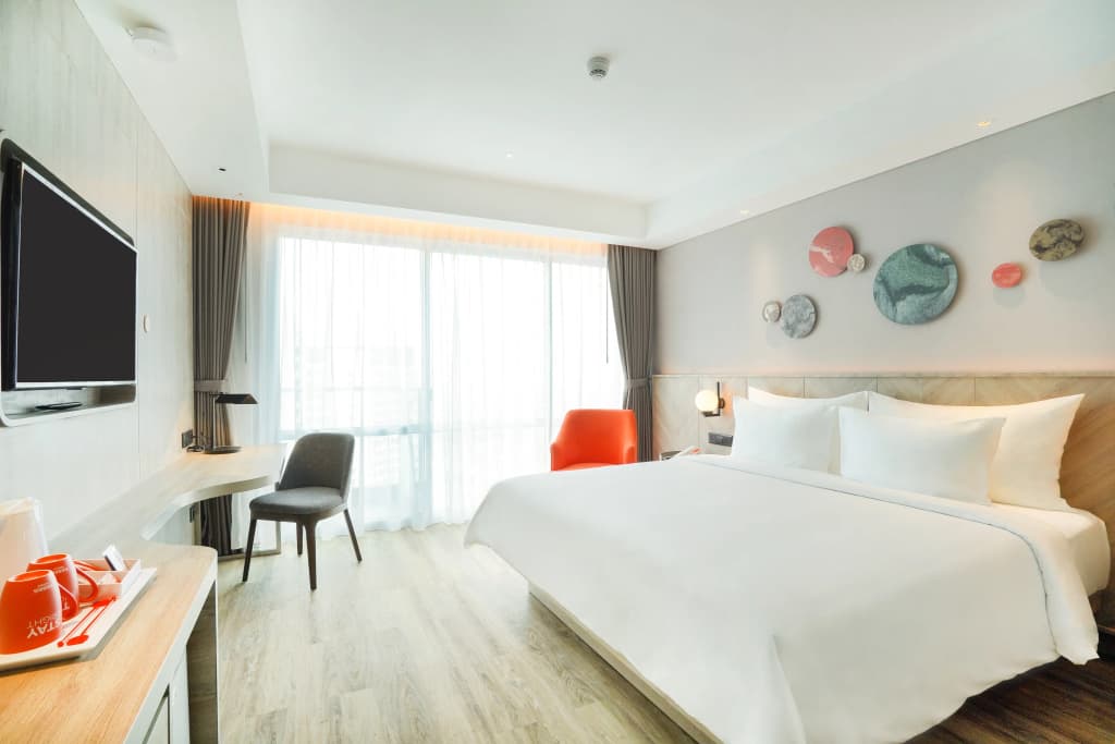 HARRIS Suites Puri Mansion Jakarta - photo 3