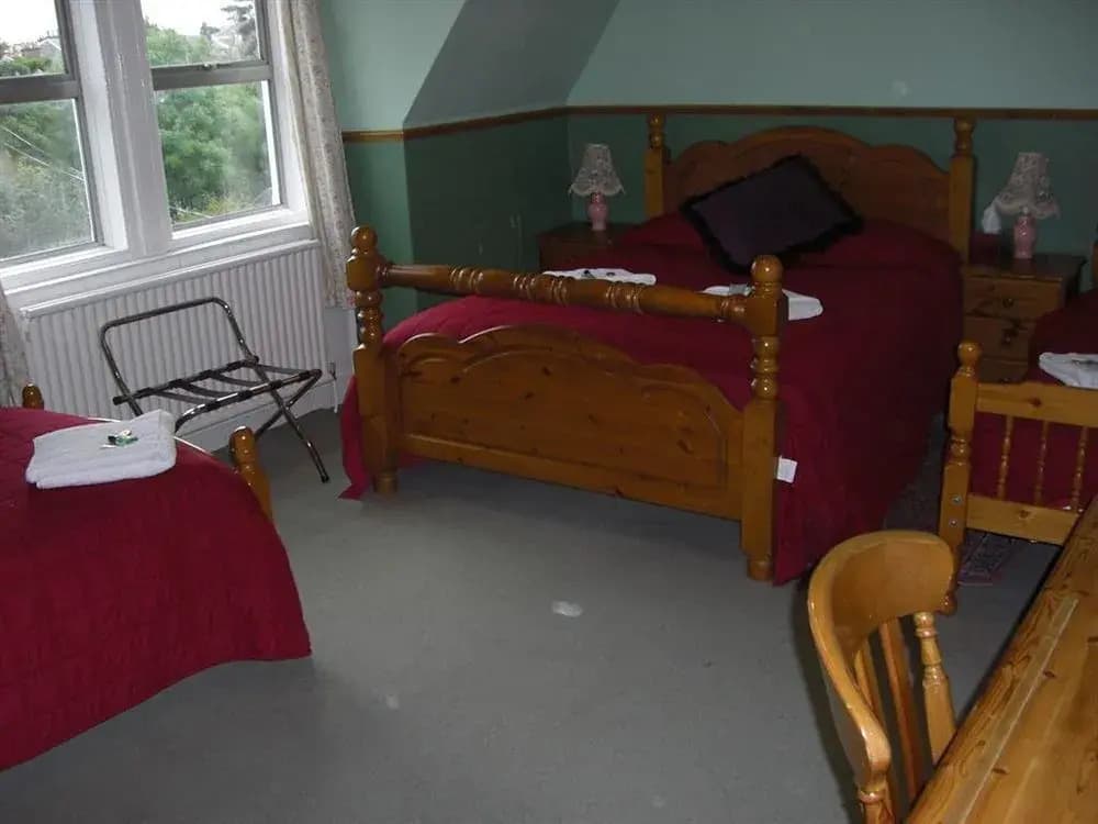 The Robert Burns Hotel - photo 4