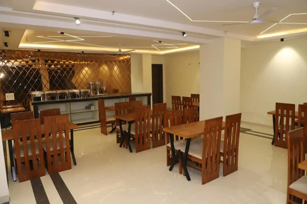 Hotel ECG Grand Inn - photo 15