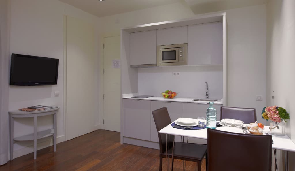 Duquesa Suites Barcelona - photo 24
