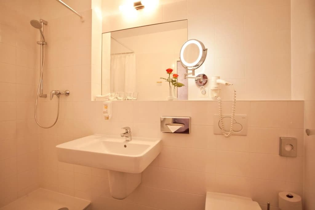 Safestay Berlin Kurfurstendamm - photo 7