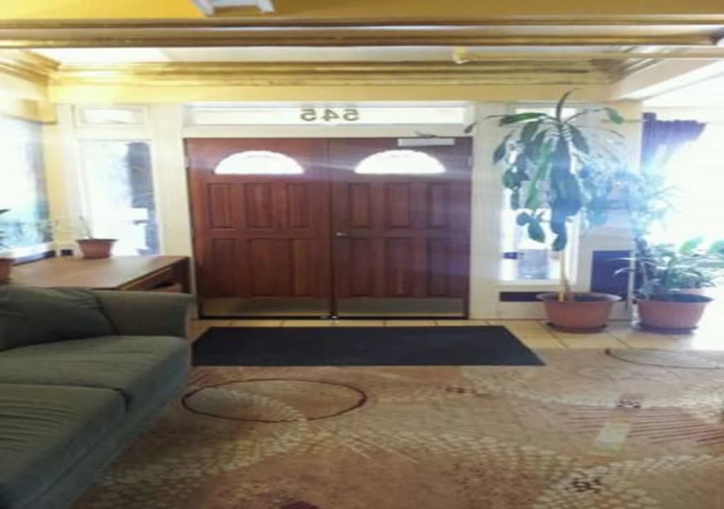 Layne Hotel - photo 2