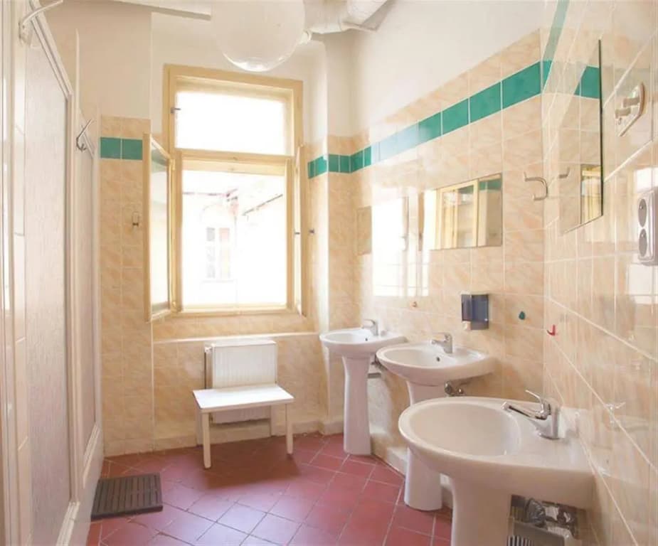 Travellers Hostel - photo 7
