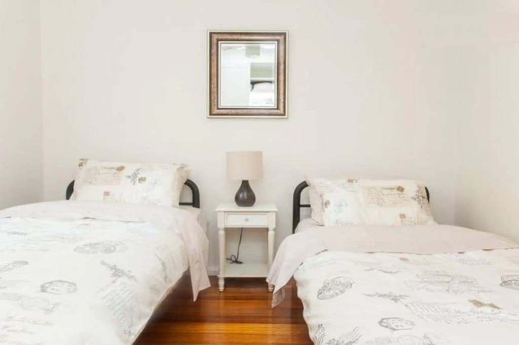 Eltham Retreat Guest House - photo 2