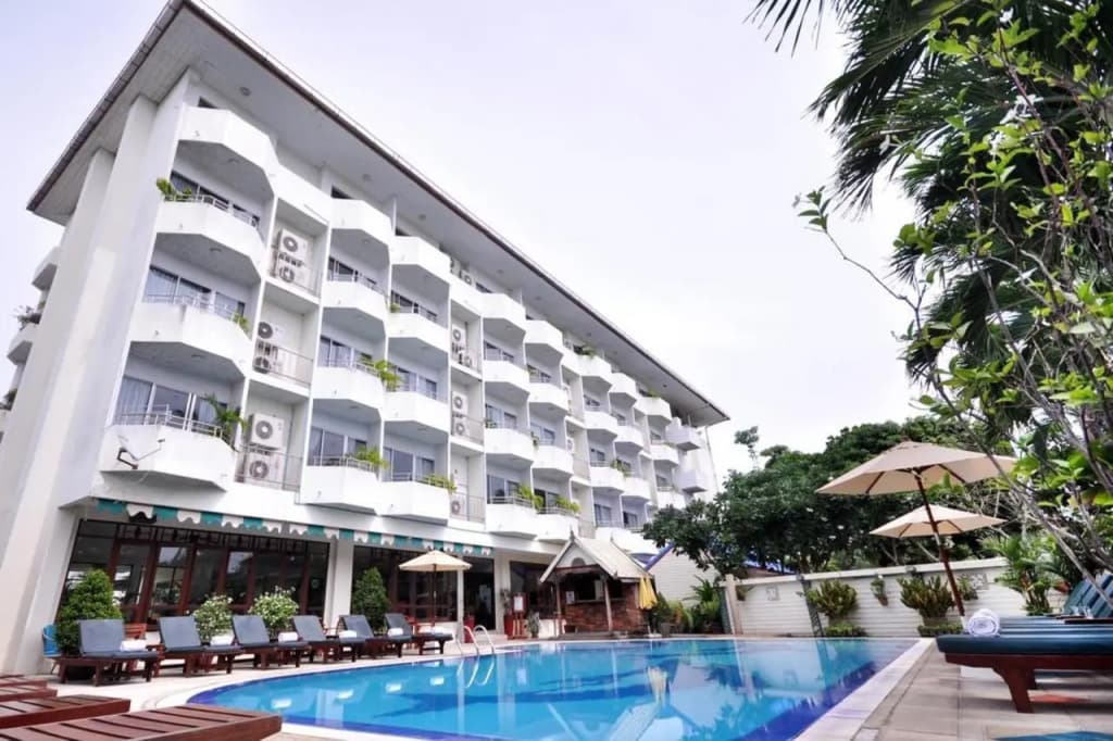JP Villa Hotel - photo 15