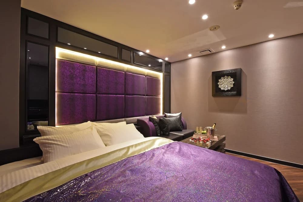 Hotel Savoy - photo 3