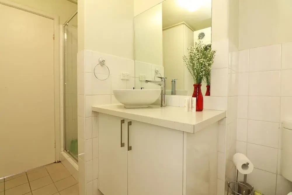 Colour Pop Fitzroy - Pets, Parking, Balcony, 3bdrm - photo 7