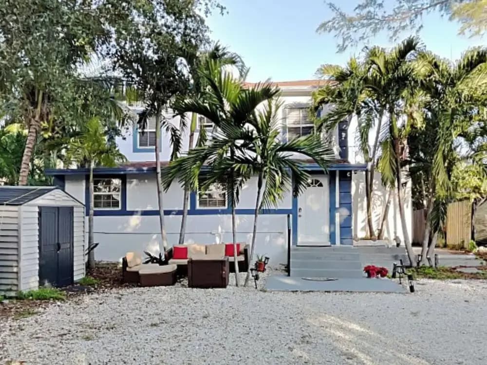 Miami Townhouse with Patio Gazebo - photo 1
