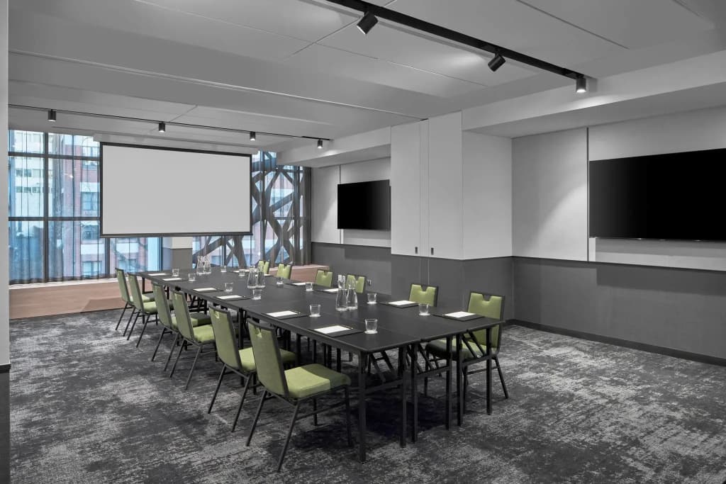 Courtyard By Marriott Melbourne Flagstaff Gardens - photo 26