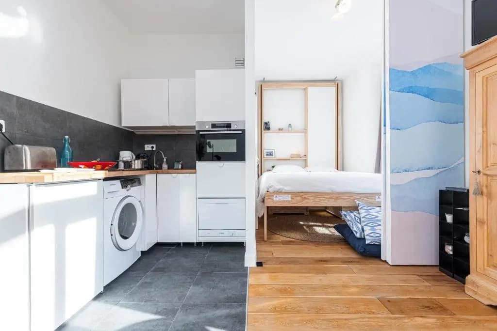 1 Bdr Downtown near Place Massena - photo 6