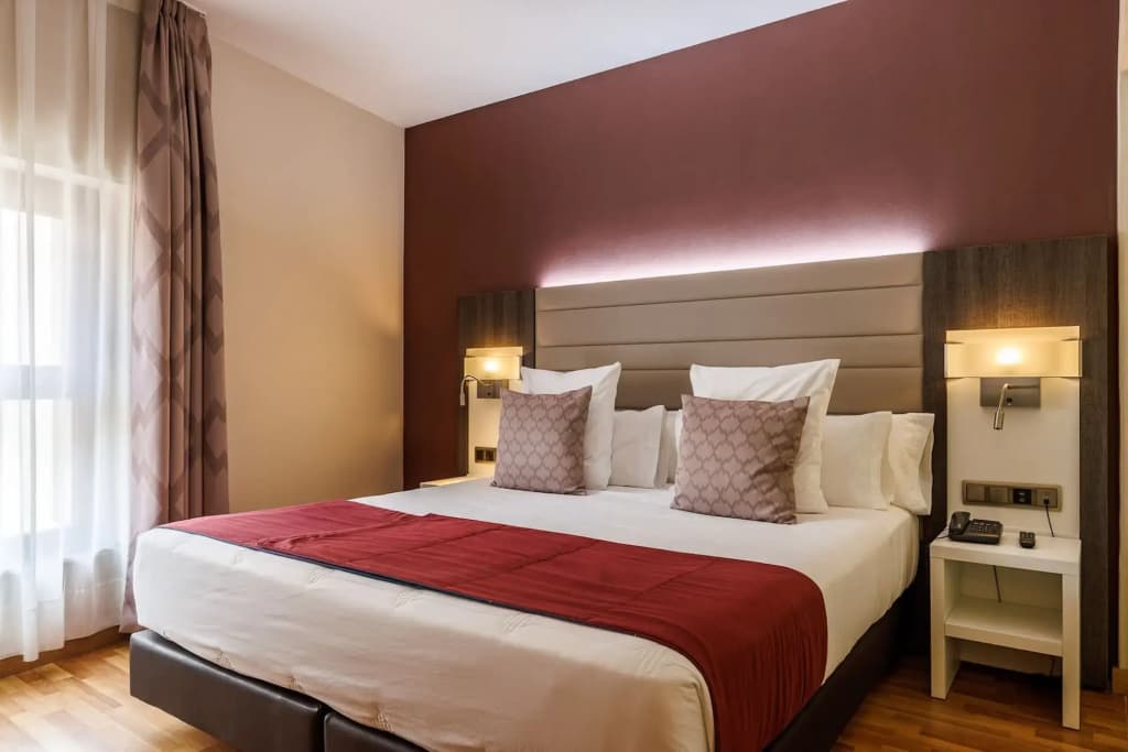 Ronda Lesseps Hotel  - photo 30
