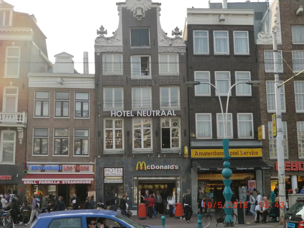 Hotel Neutraal - photo 1