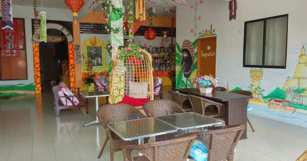 Old Town Guesthouse - photo 8