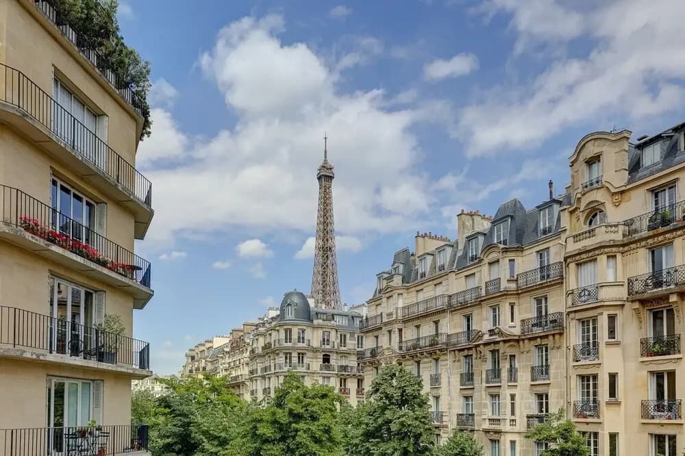 Elegant 1BR Near Eiffel & Champ de Mars - photo 1