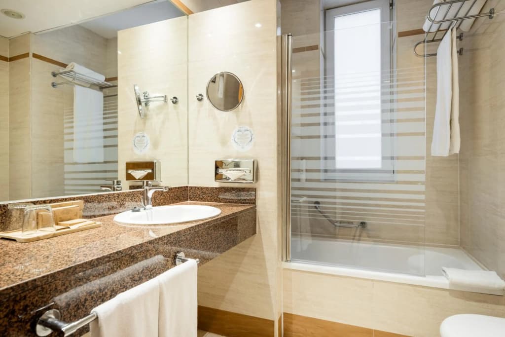 Ilunion Les Corts Spa Hotel - photo 33