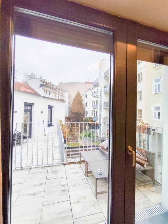 Cozy Apartment with Free Parking - photo 5