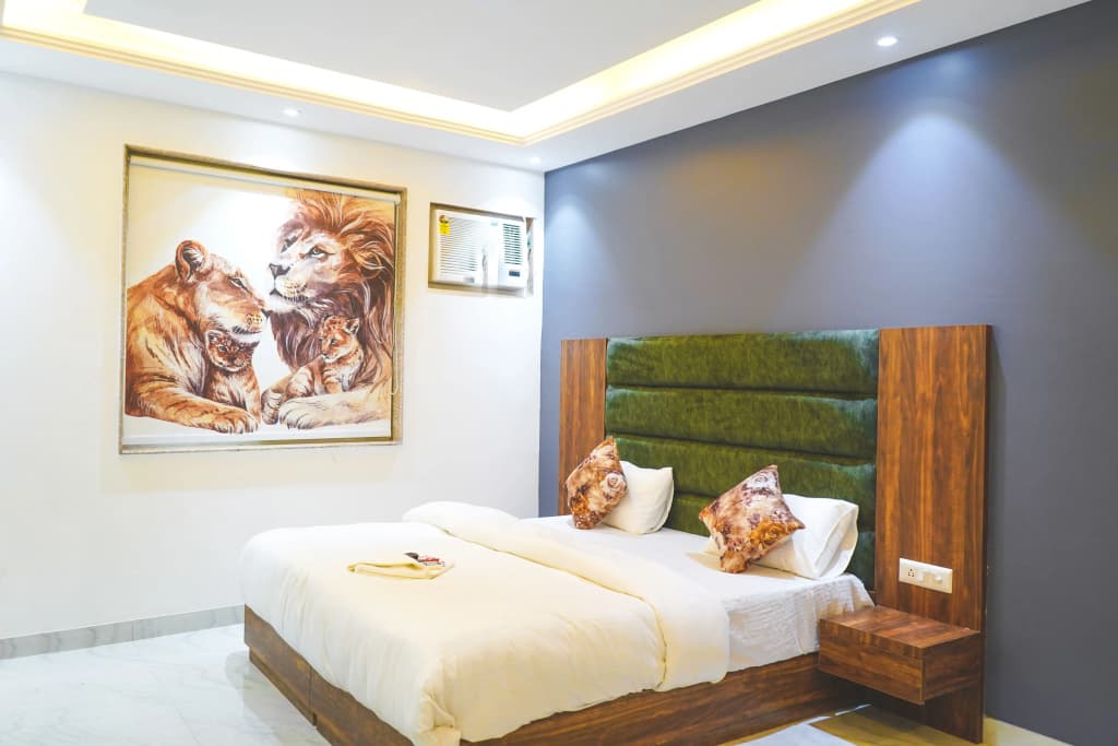 Hotel Ishaan Palace Near IGI Delhi Airport - photo 10