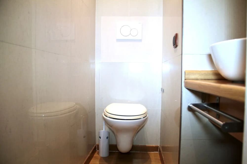 St Peter Square Apartment - photo 7