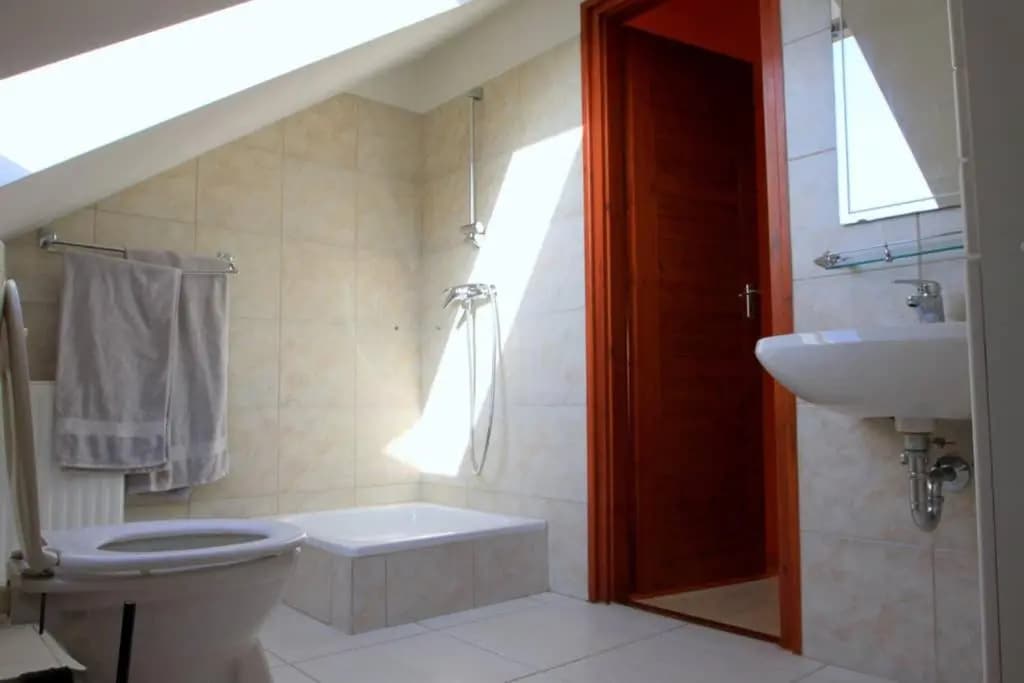 Entire Home - photo 6