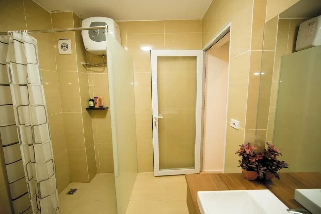 Elegant Studio Apartment - photo 8