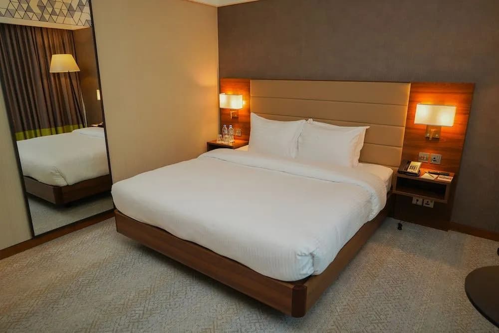 The Grand Lux Hotel - photo 2