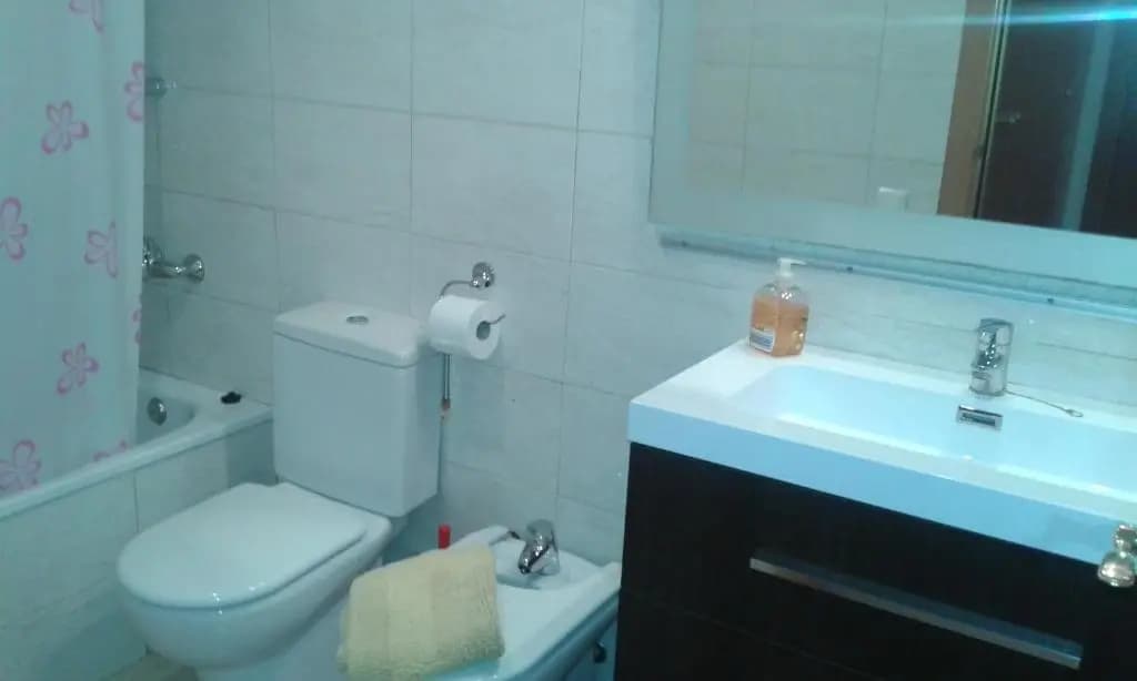 New & Sunny Apartment - photo 3
