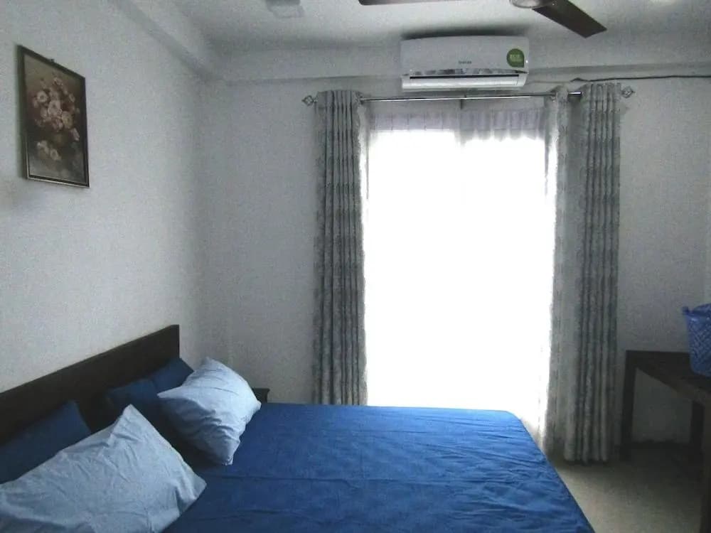Queens Park Apartment - photo 2