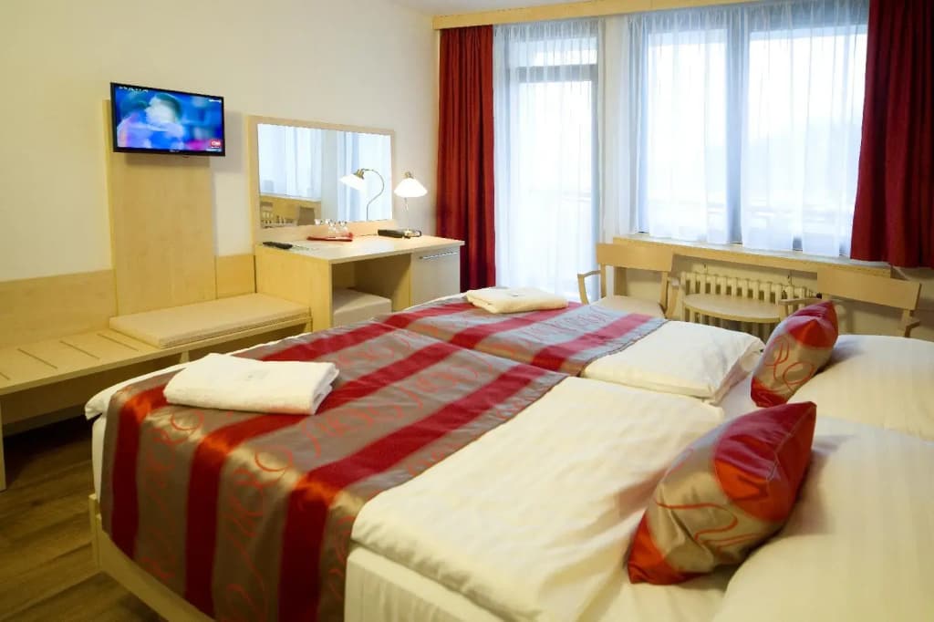 Hotel Krystal - photo 24