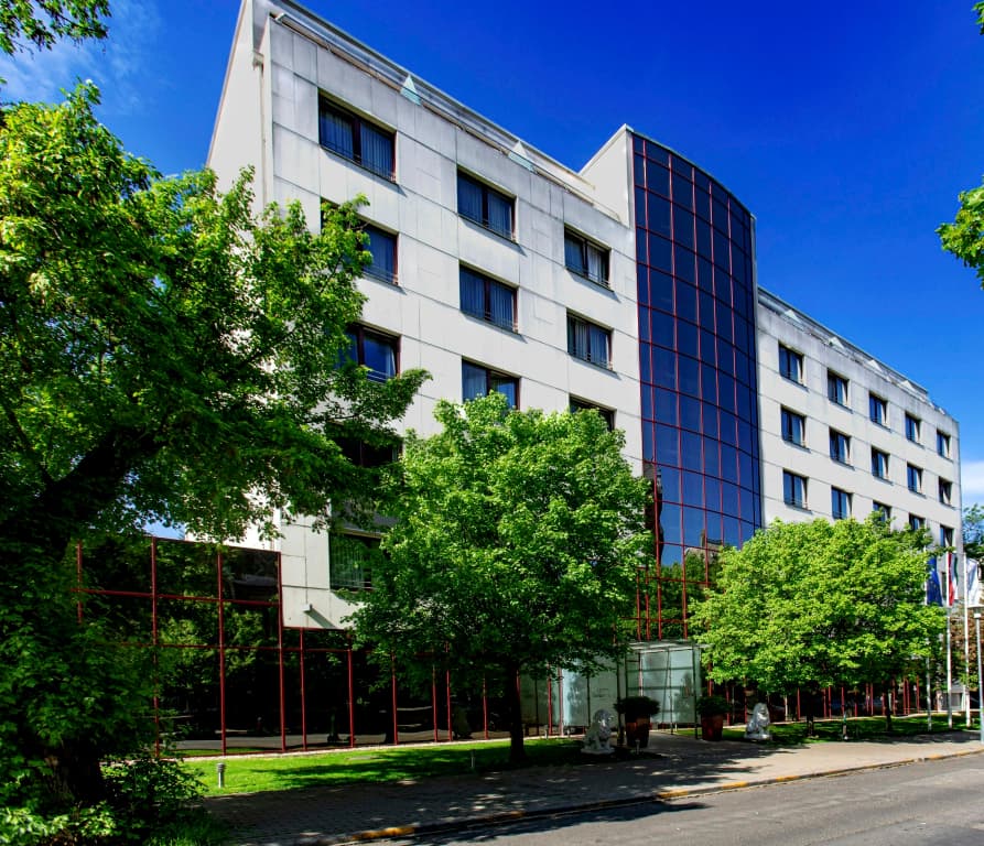 Lions Garden Hotel - photo 1