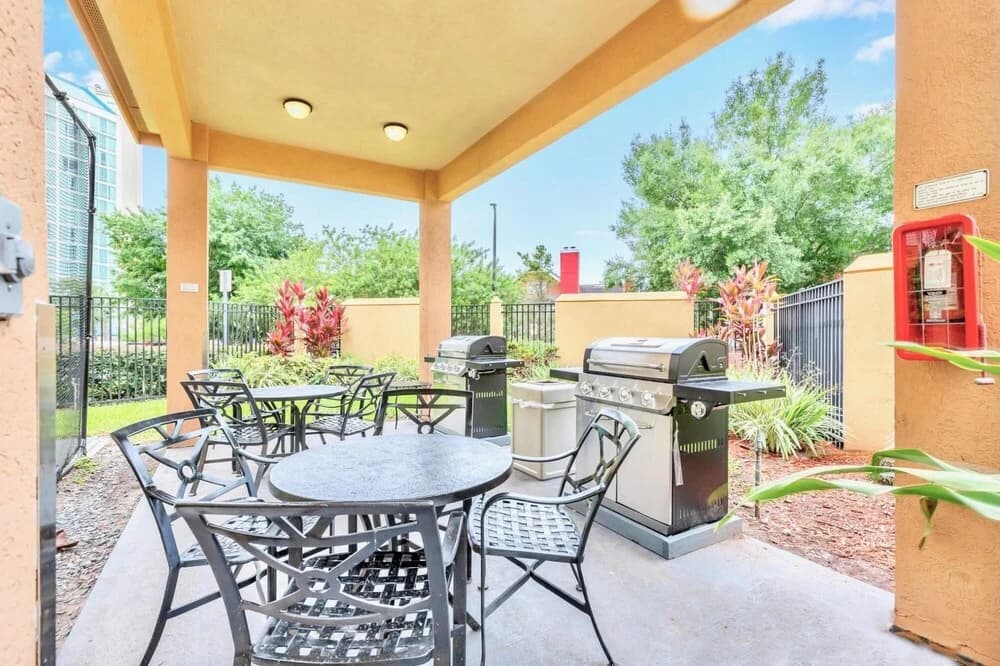 1BR Suite With Two Queens Pool and Hot Tub - photo 15