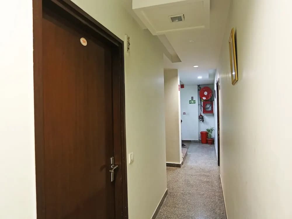 Hotel Flight Path - photo 12
