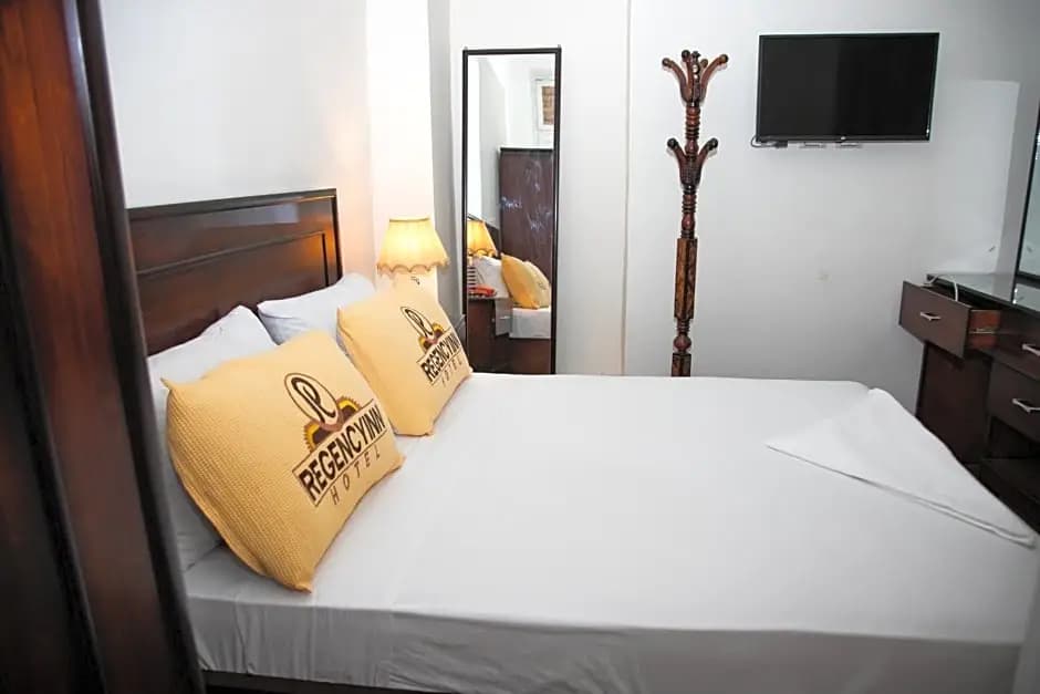 Regency Inn - photo 6