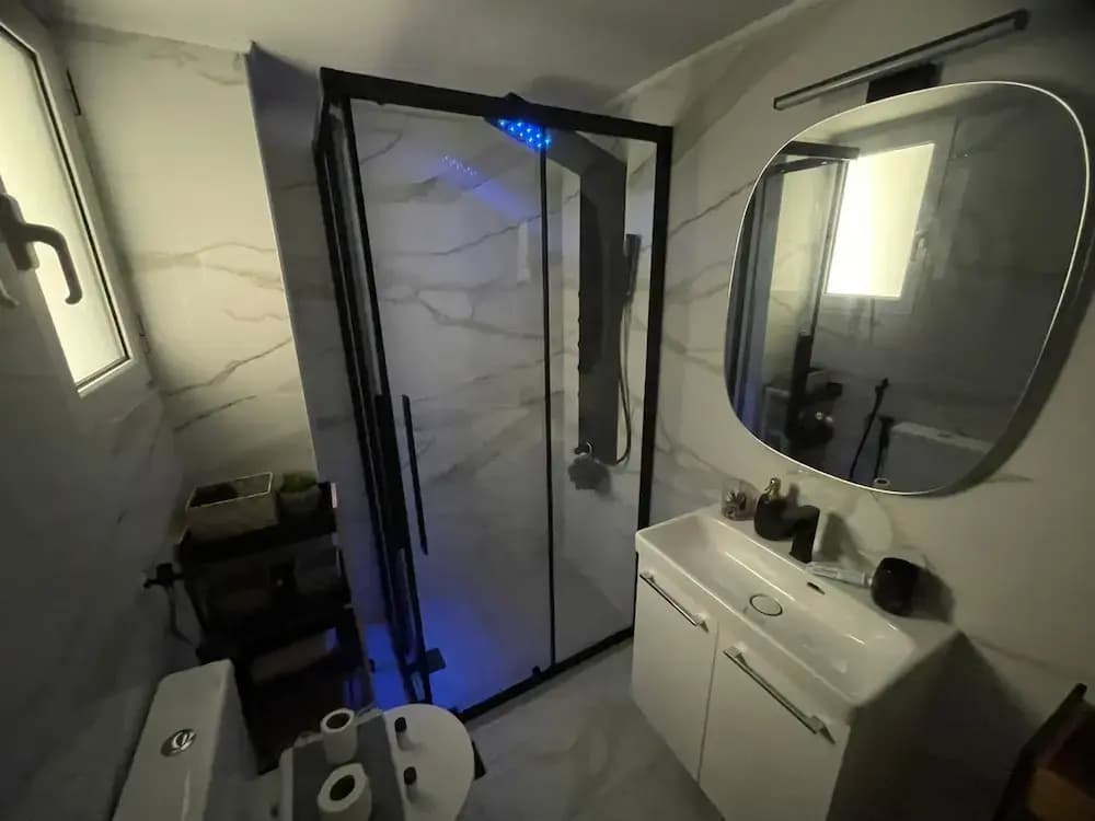 Minimal Central 2BR - photo 6