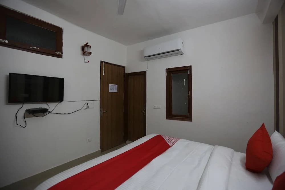 Retreat Inn by OYO Rooms - photo 3