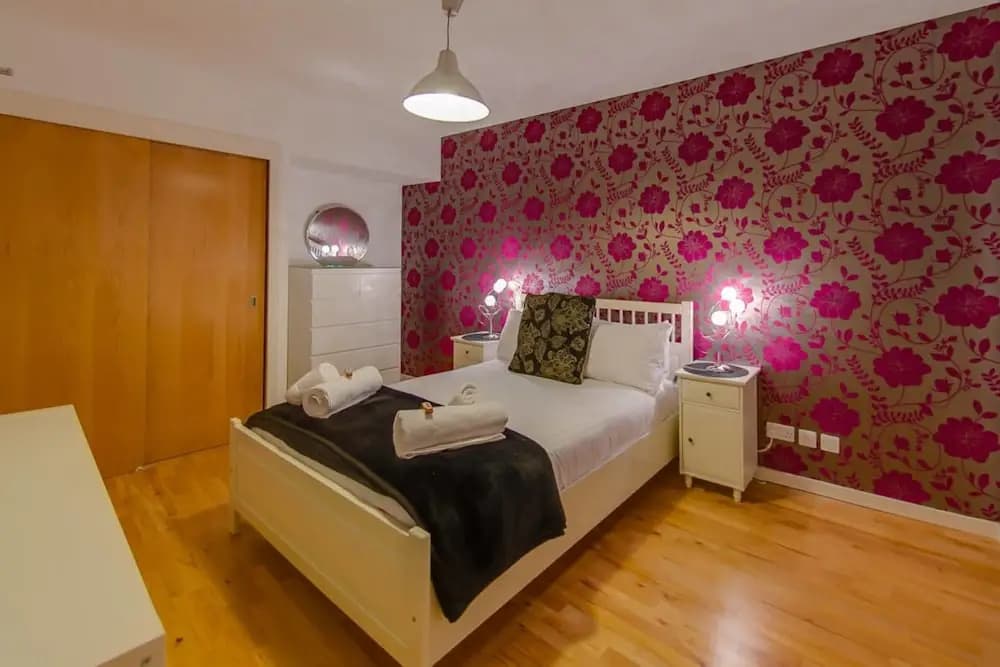 Stylish & Spacious Grassmarket 2bed/2bath - photo 6