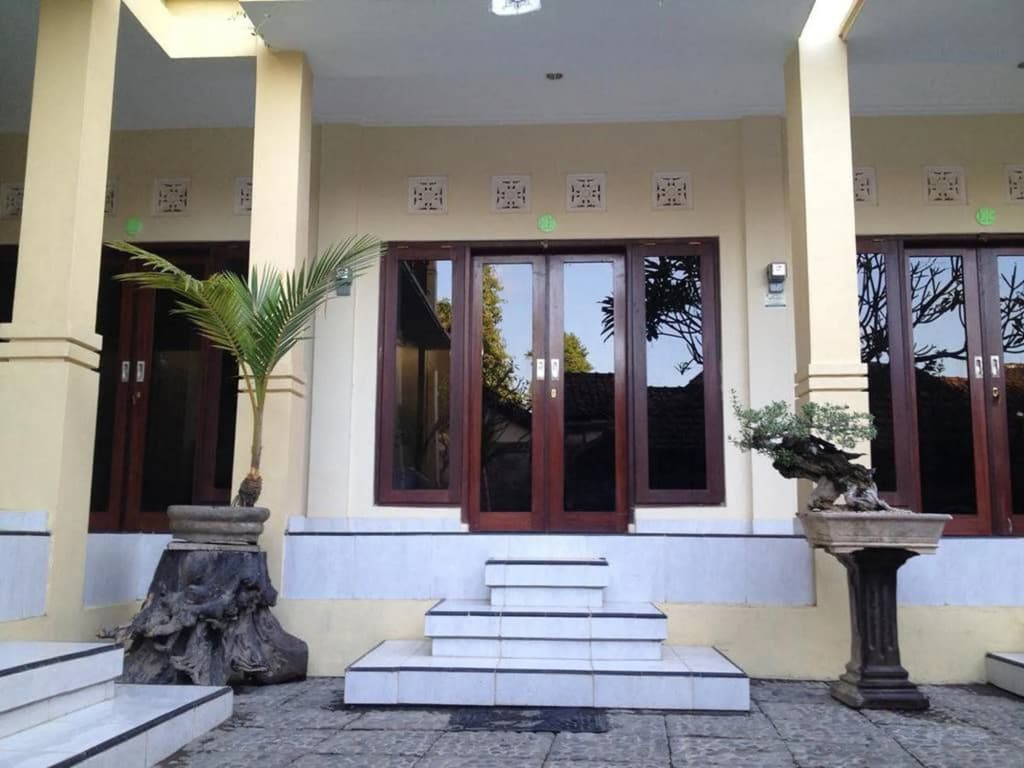 Sari Buana Bed & Breakfast - main photo