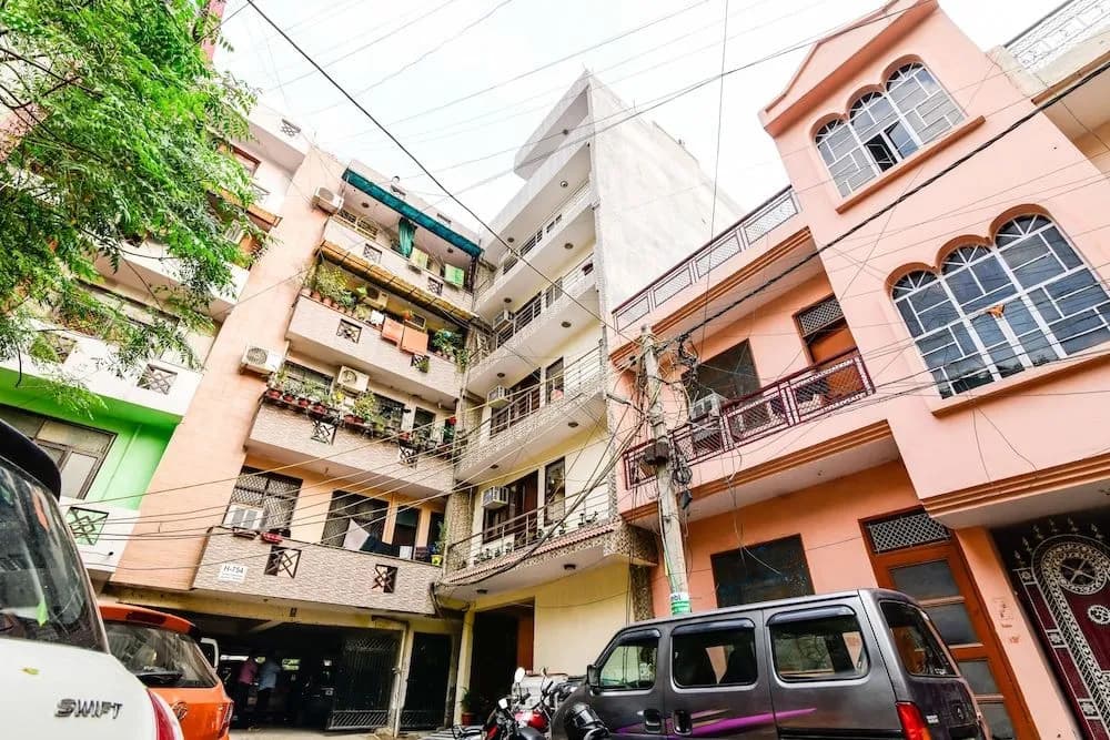 OYO 24298 KP Hotel - main photo